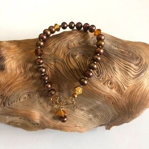 Brown freshwater pearl and goldtone  bracelet - pearl and crystal beads
